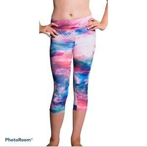 Onzie Girls Capri Leggings Pink Blue Tie Dye Activewear Size L Youth